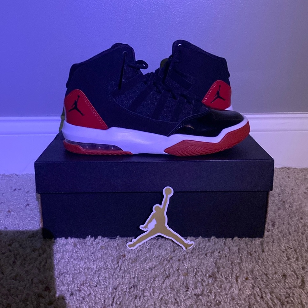 Nike Air Jordan Max Aura GS (BLACK) with box